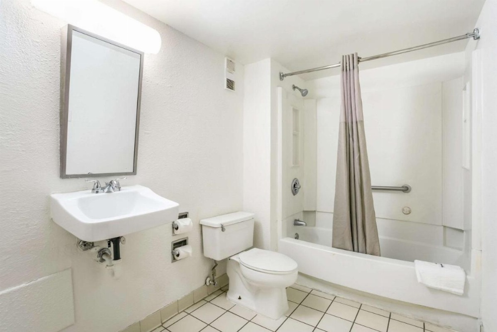 Room Image 3