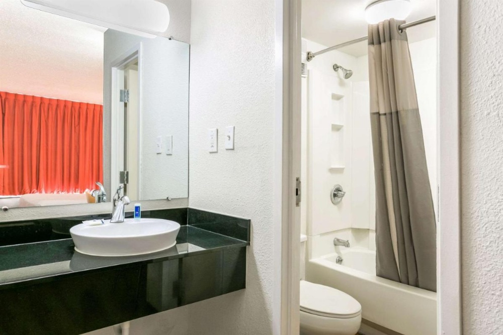 Room Image 3